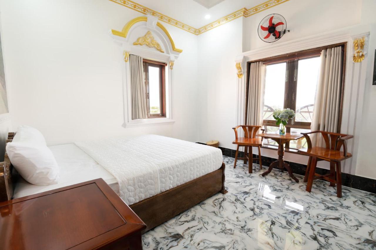 Little Saigon Hotel Chau Doc Exterior photo